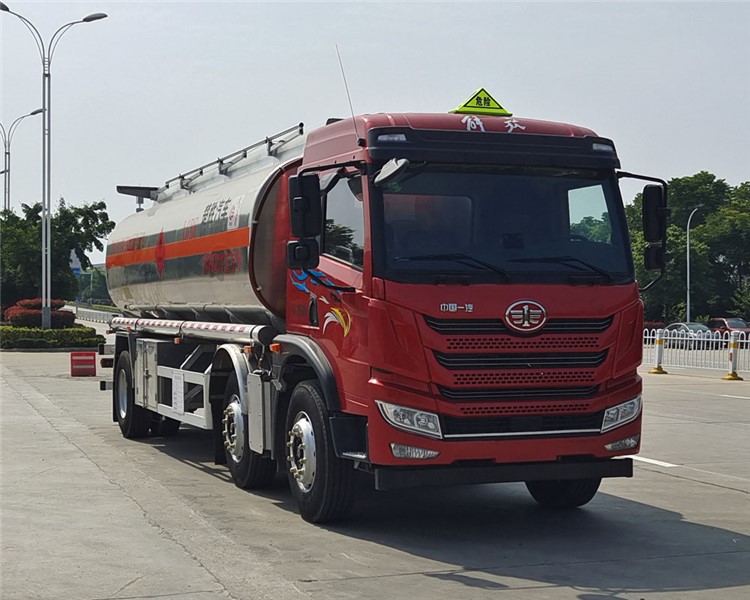 21.1方青島解放小三軸鋁合金運油車