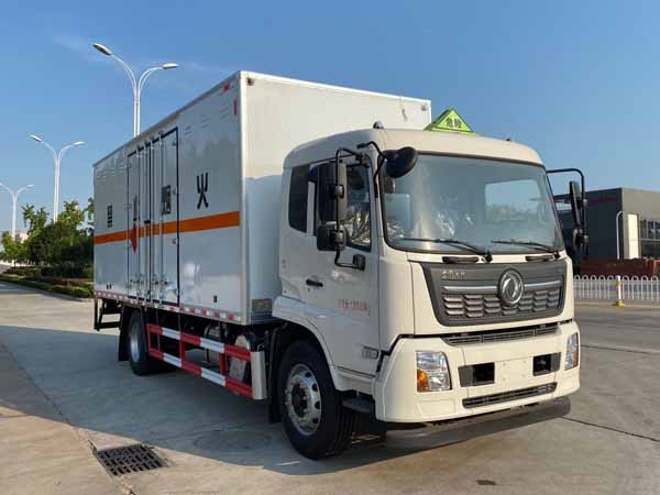 CSC5181XRQD6型易燃?xì)怏w廂式運(yùn)輸車