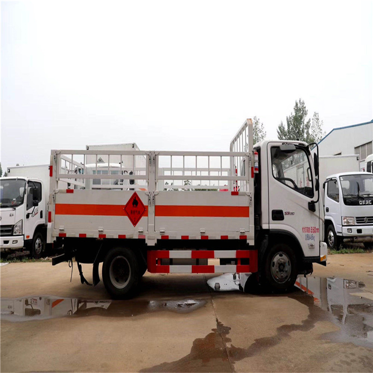 國六福田歐馬可131馬力藍(lán)牌氣瓶運輸車